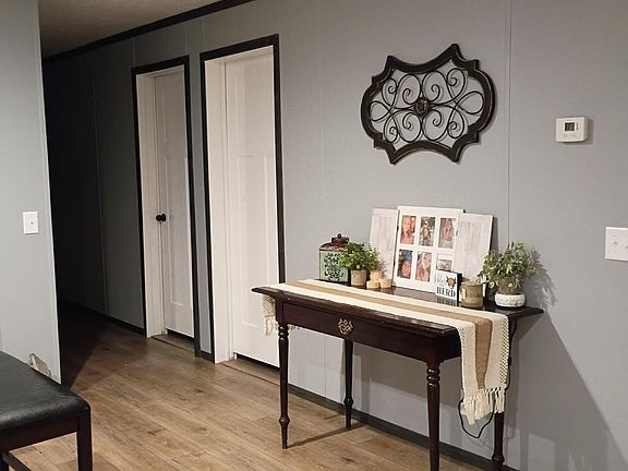 3rd image of 138 Canary Cir