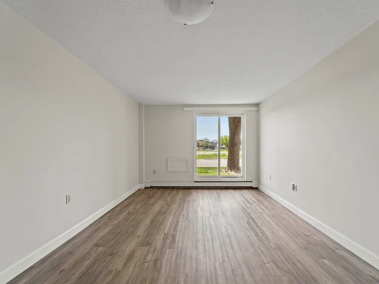 50 Merritt Ave — Photo 6