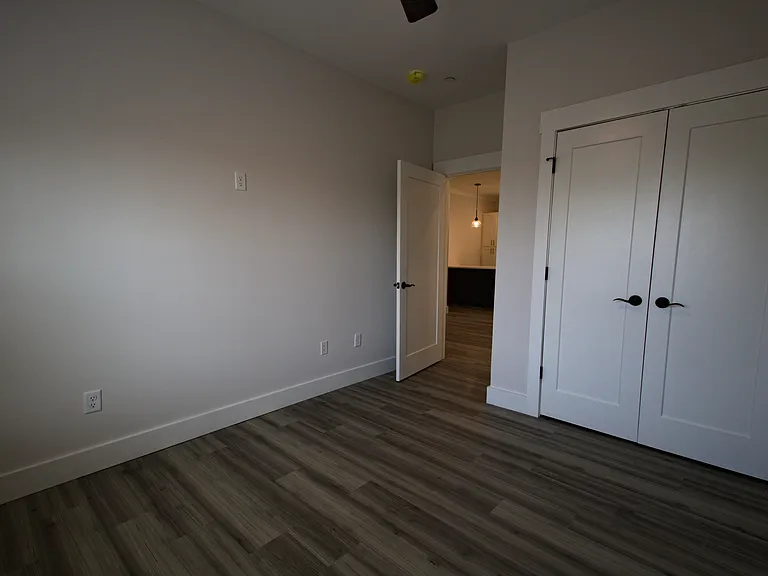 1805 Duncan Ave — Photo 35