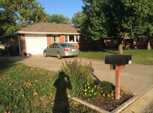 208 Center Dr, Silver Lake, KS 66539
