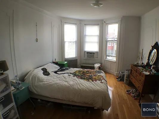 Rented by Bond New York | media 5