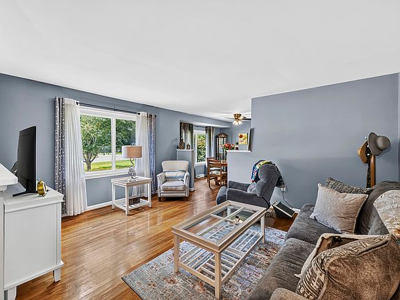 4th image of 407 Rose Ln