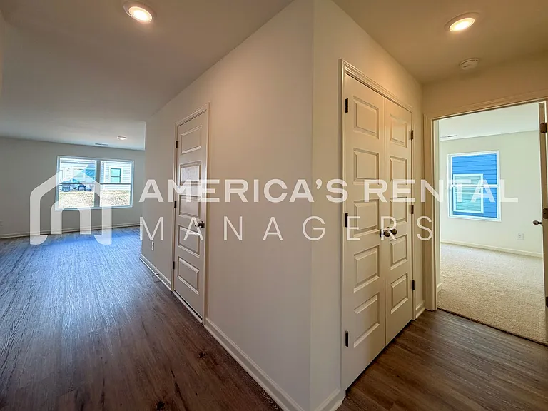 2126 Addison Way SW — Photo 16