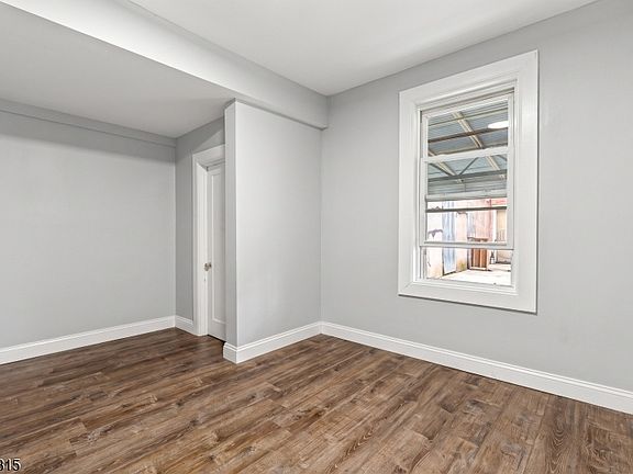5th image of 19 Summer St
