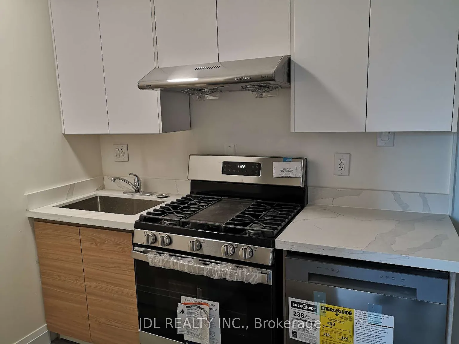 2 bed, $2,350 — Photo 2