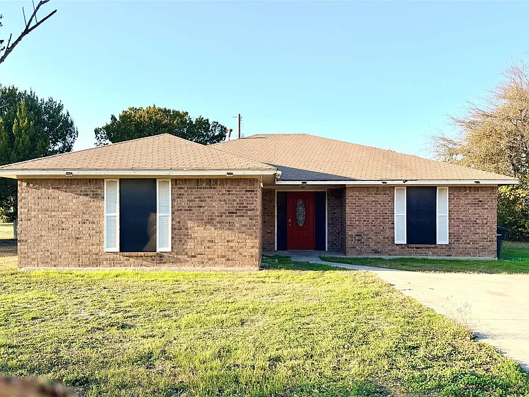 1731 S State Highway 46 — Photo 1