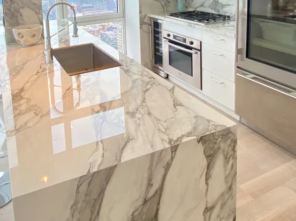 635 West 42nd Street image 2 of 28