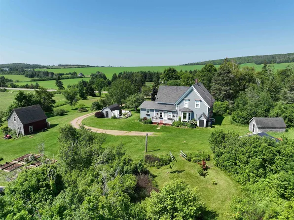 753 Long River Rd, Grenville Parish, PE C0B 1M0