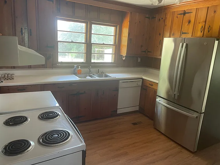 515 Lee Road 400 — Photo 5