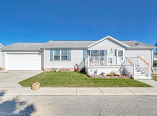6262 Sylvan Lake Ct, Smiths Creek, MI 48074
