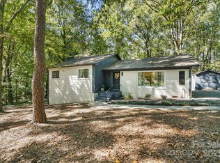 6641 Lakeside Dr, Charlotte, NC 28215