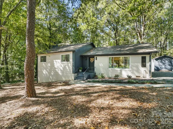 6641 Lakeside Dr, Charlotte, NC 28215