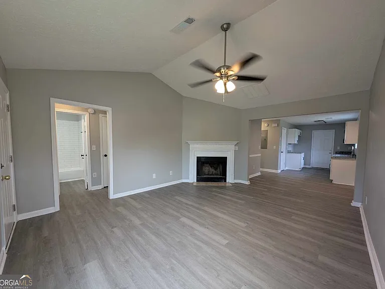 136 Tuscany Ln — Photo 17