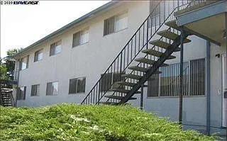 Building Photo 3