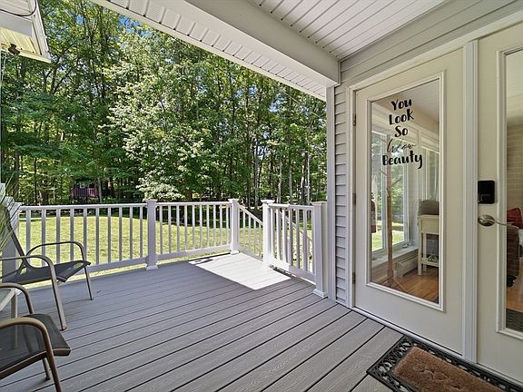 3rd image of 1 Rockforest Dr