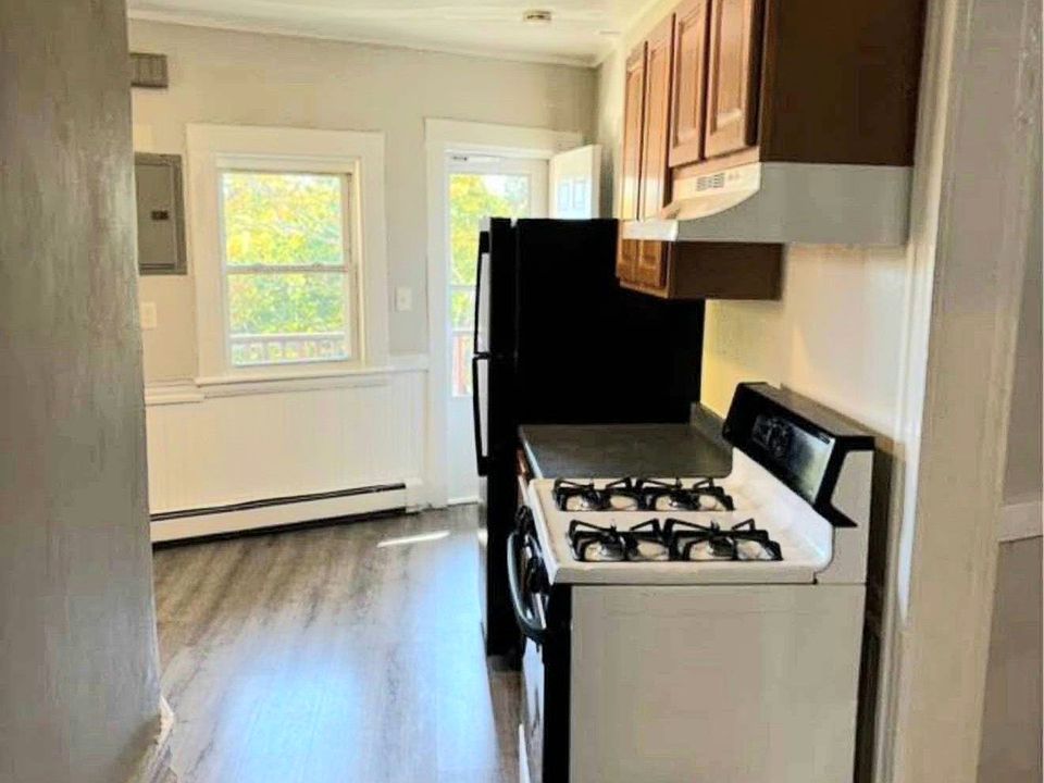 1st image of 598 Hyde Park Ave #2