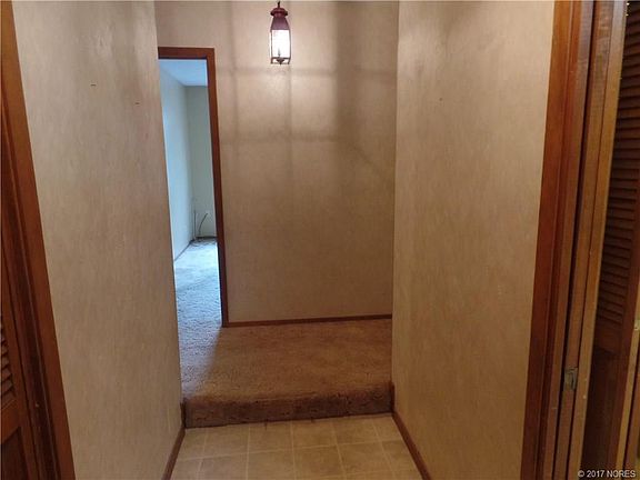 3rd image of 414 E Osage Ave