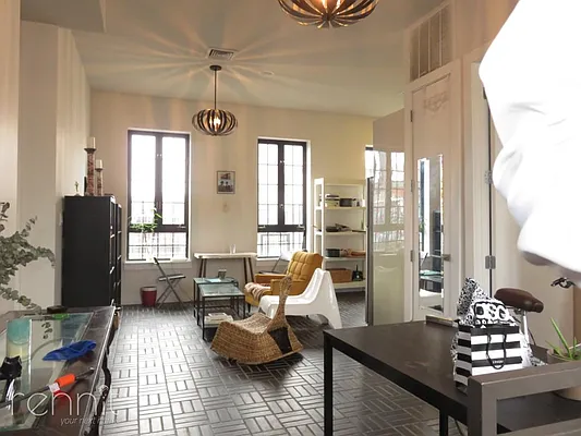 Rented by Rennit Inc. | media 50