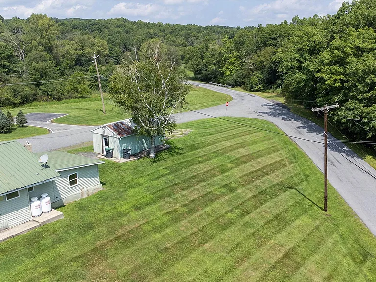 86 Carpenter Rd — Photo 20