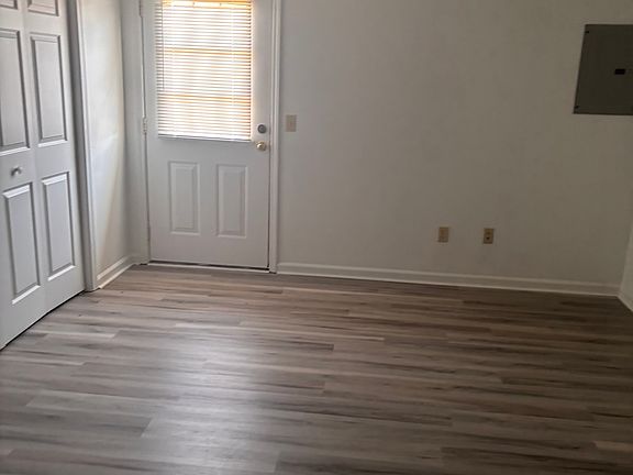 3rd image of 1609 Campbell St #B
