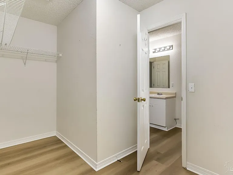 1108 Simpson St — Photo 19