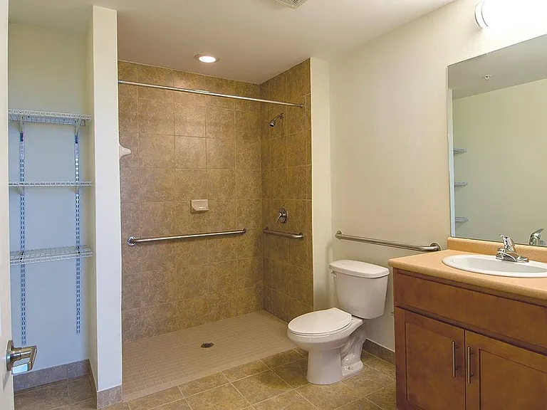 Evernia Place — Photo 20
