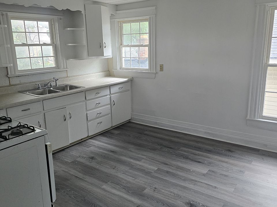 1st image of 206 Fulton Ave