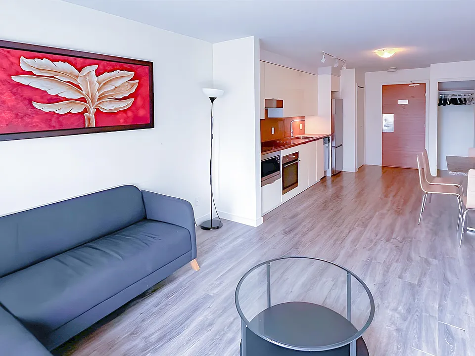 161 Georgia St W #502