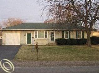 2725 Frembes Rd, Waterford, MI 48329