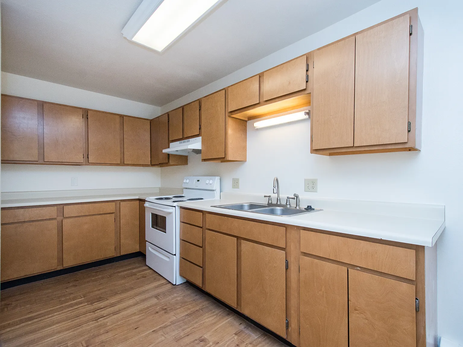 1 bed, 900 sqft, $1,425 — Photo 4