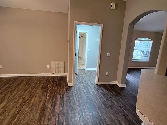 5th image of 10 Buffalo View Ln
