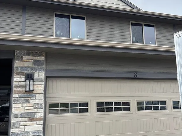 1905 Kellen Gross Dr #8, Yankton, SD 57078
