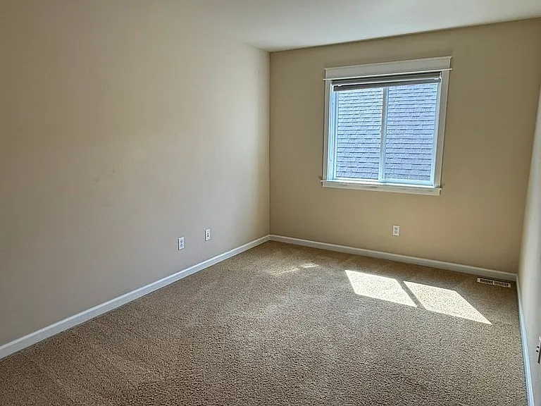 2593 22nd Ave NE — Photo 14
