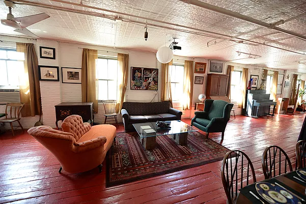 Rented by Level Group | media 26