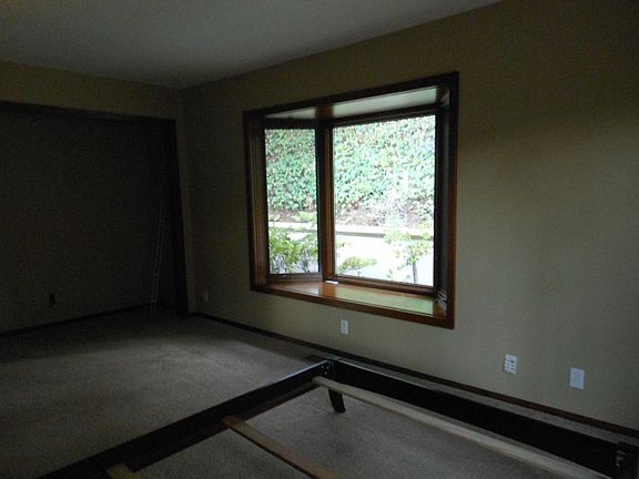 5th image of 16210 Matilija Dr