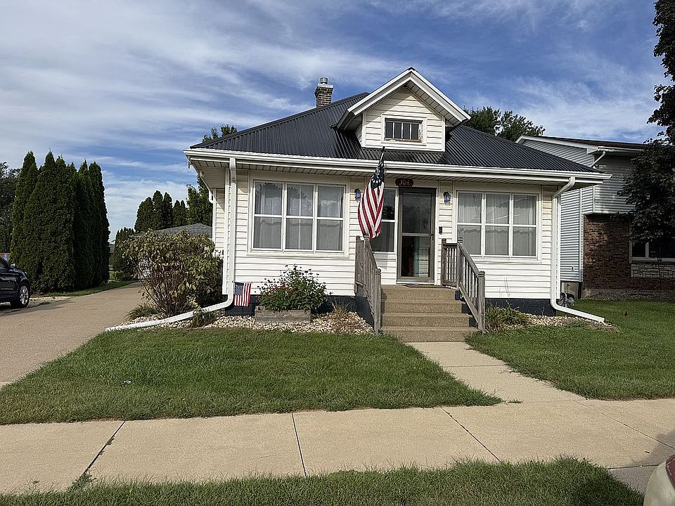 1st image of 304 1st St S