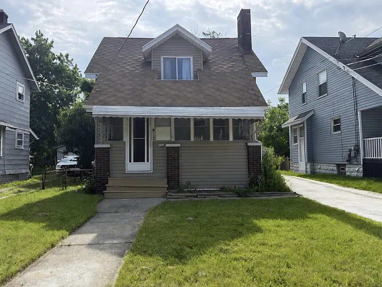 1149 Brown St — Photo 1