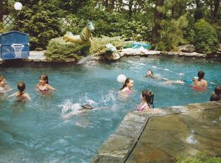 9 Wichard Blvd, Commack, NY 11725