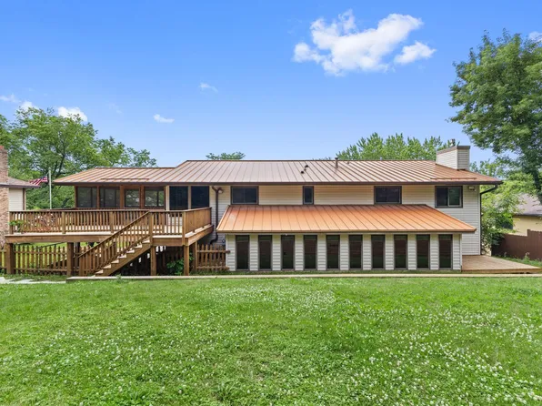 1306 Berry Ridge Rd, Eagan, MN 55123