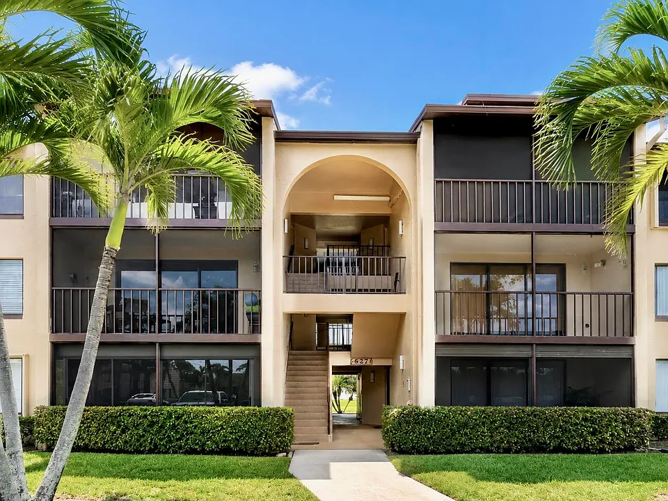627 Sea Pine Way #C2