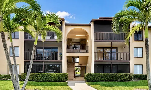 627 Sea Pine Way #C2 Photo 1