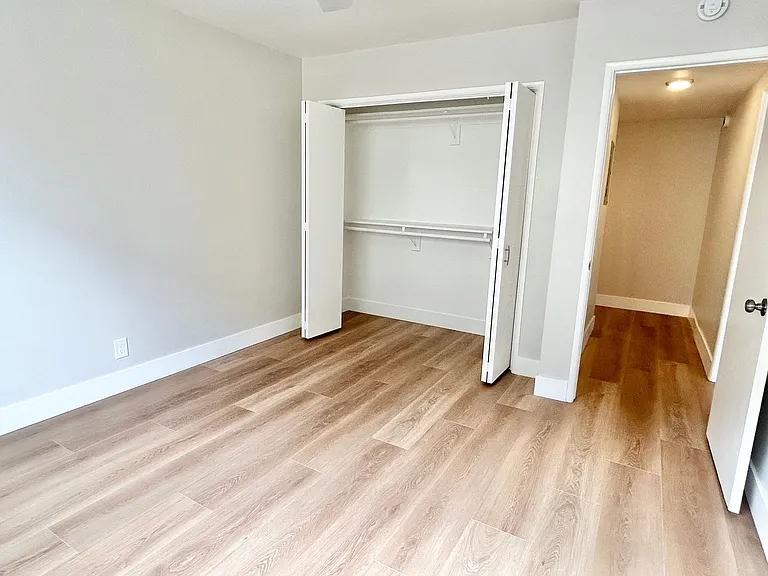 370 Obispo Ave Long Beach, CA 90814 — Photo 13