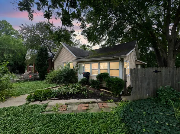 121 Franklin St, Porter, IN 46304