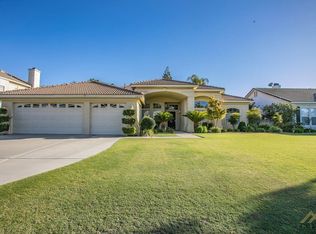 10715 Rising Sun Dr, Bakersfield, CA 93312