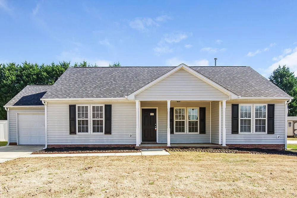 3 bed, 2.0 bath, 1276 sqft, $2,780 — Photo 1
