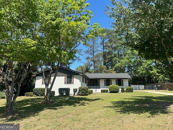 2nd image of 702 Victoria Cir