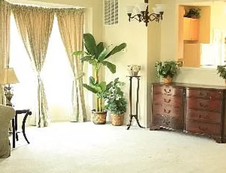 3 bed, 2424 sqft, $2,800 — Photo 2