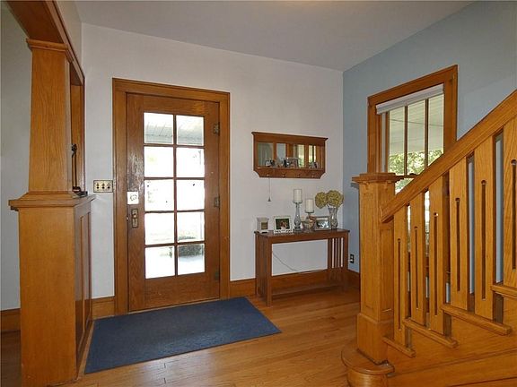 3rd image of 505 E Jefferson St