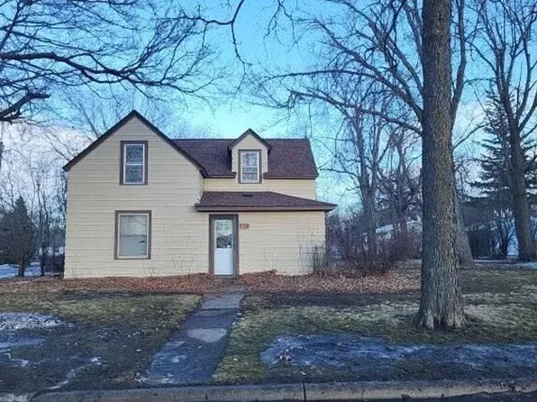 611 S 10th St, Bird Island, MN 55310