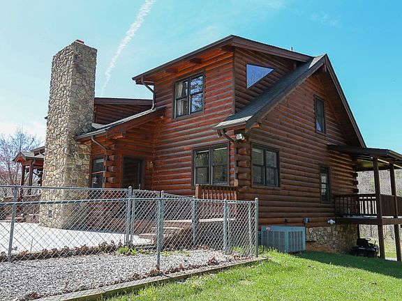 3rd image of 4860 Wayside Dr